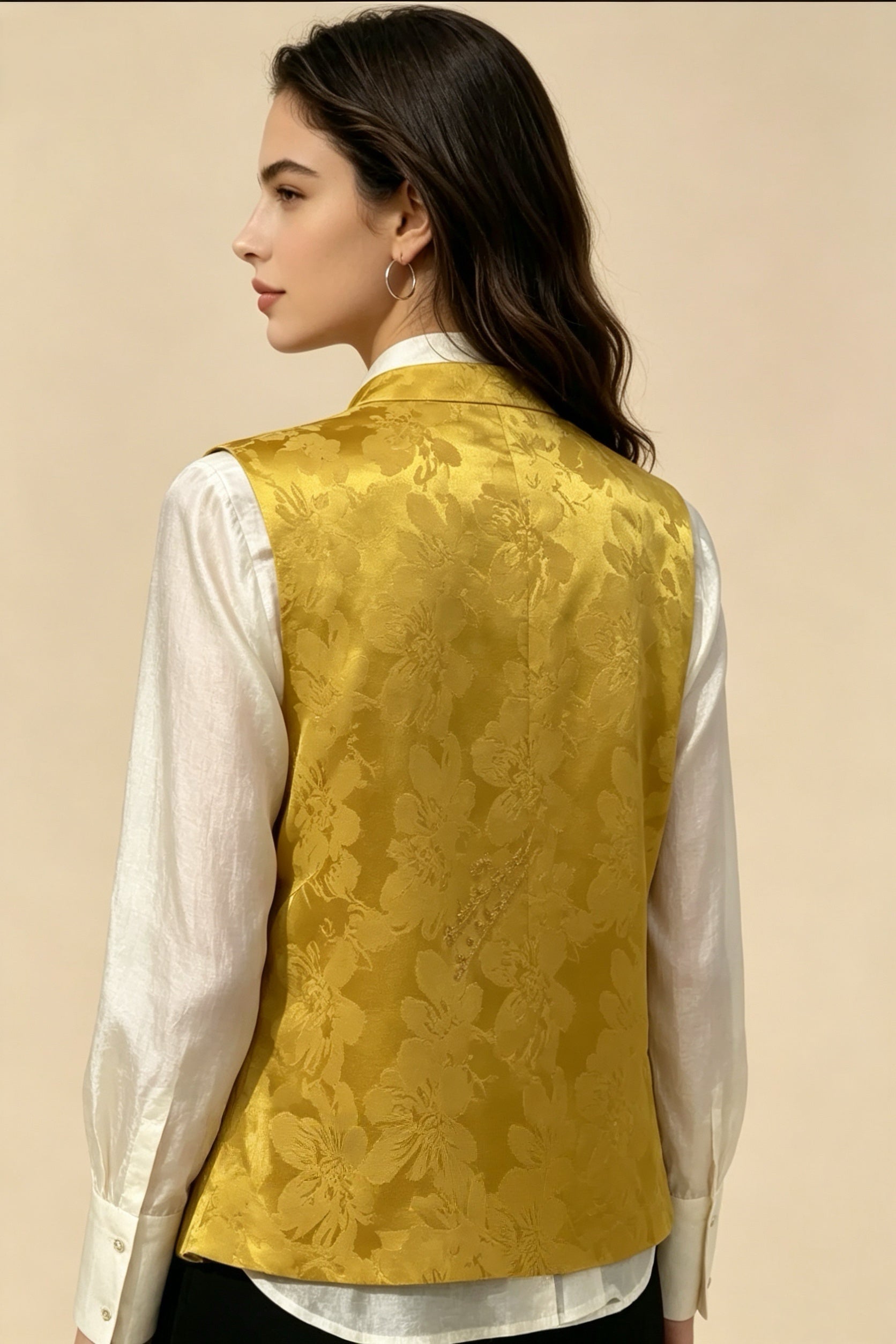 Chaleco estilo chino moderno con bordado de pedrería dorado pesado, cuello mandarín, solapa cruzada, chaleco de satén jacquard