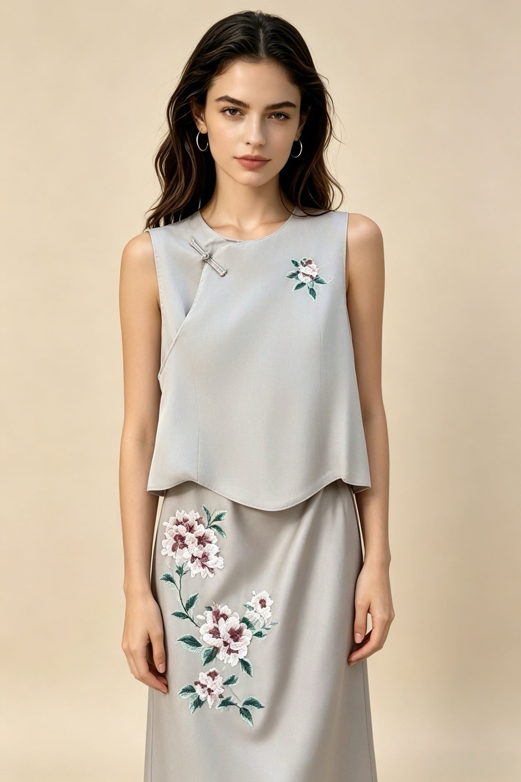 Conjunto de dos piezas de estilo chino nuevo: top sin mangas con bordado floral y falda larga de cintura alta con caída elegante