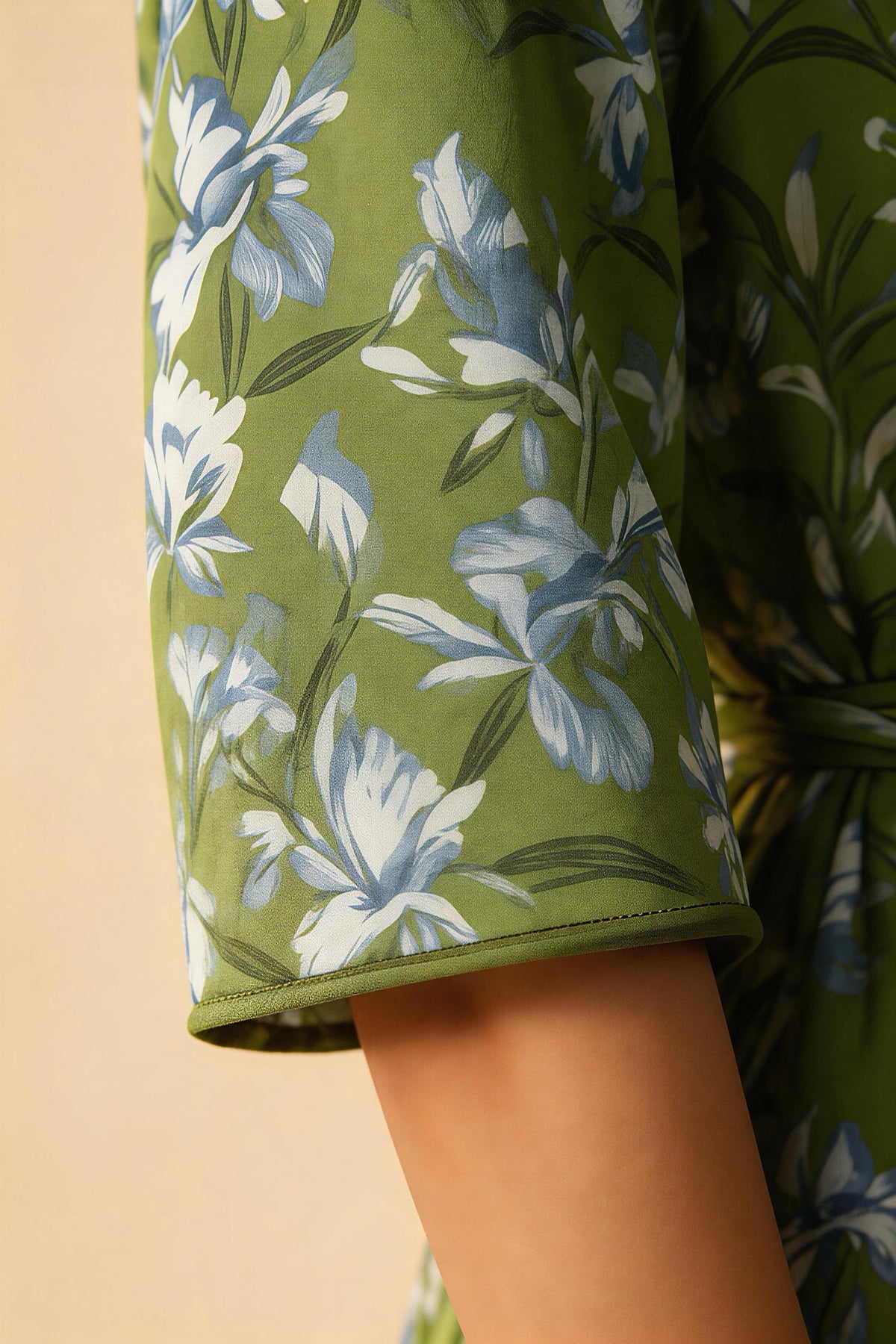 Vestido Largo Estampado Verde Oliva con Flores
