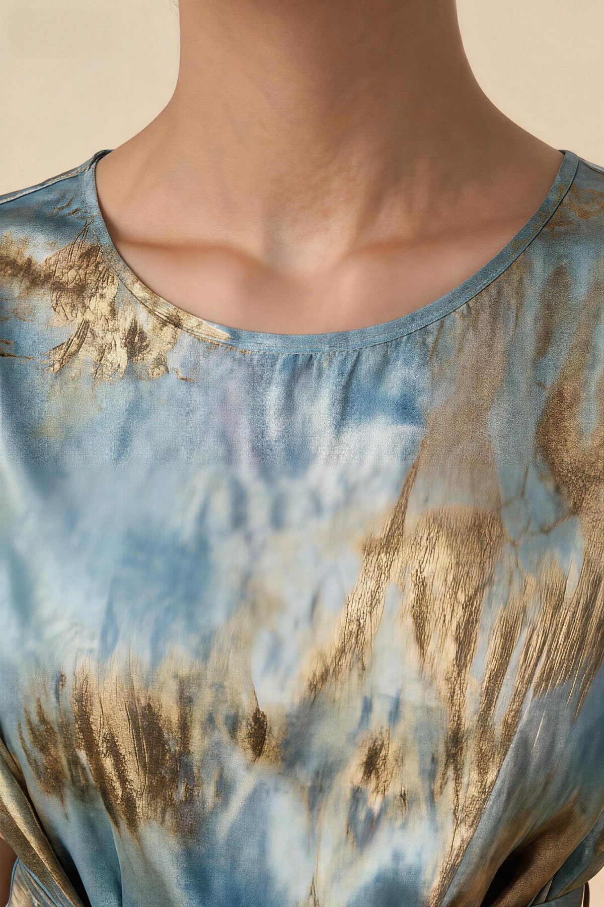 Top de tencel tie-dye azul marrón con cintura ajustable